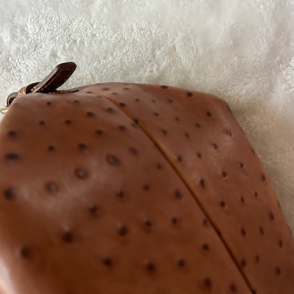 Stylish Tan Hobo Bag with Gold Accents - Picture 3 of 3